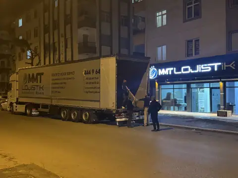 MMT Lojistik markalı nakliye araçları — 10